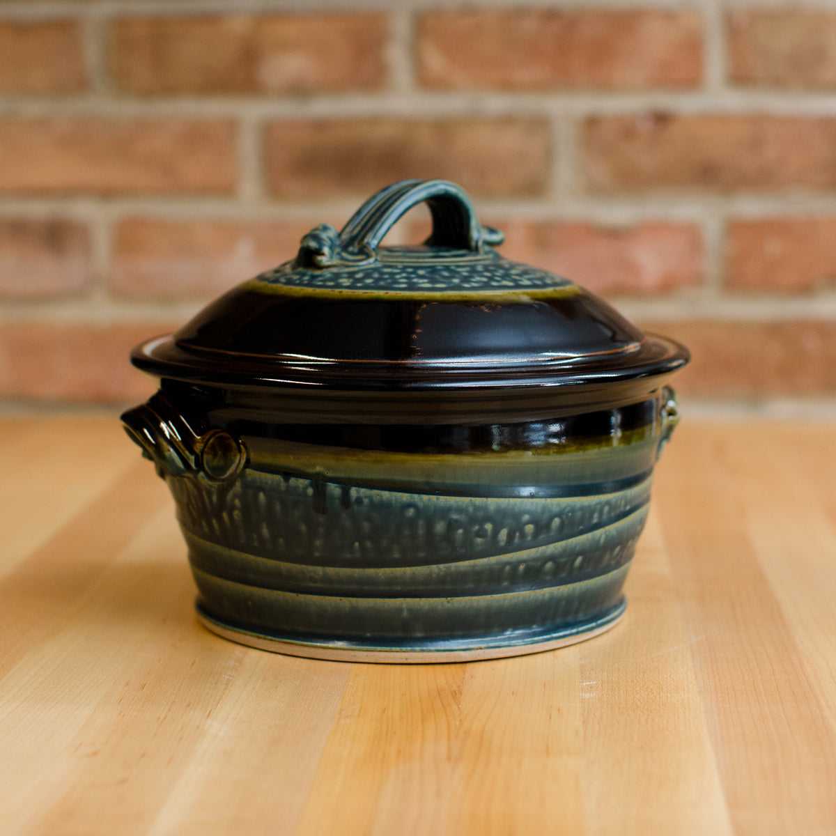 Royce Yoder Pottery 1.5-Quart Covered Casserole Dish, Tan/Ash – The  Barrington Garage